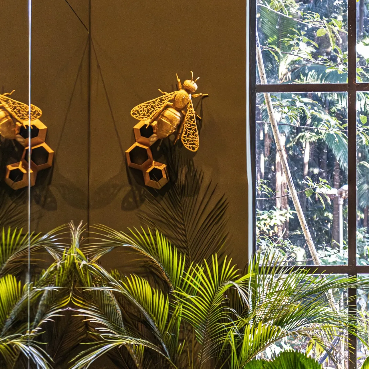 Bee — em ambiente