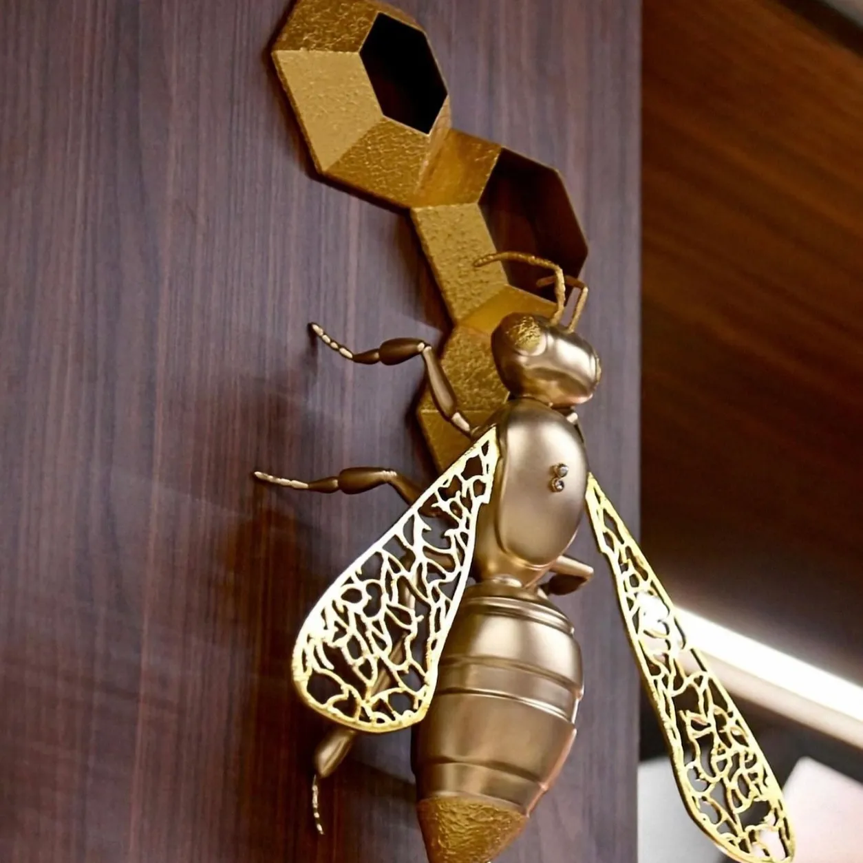 Bee — vista 5